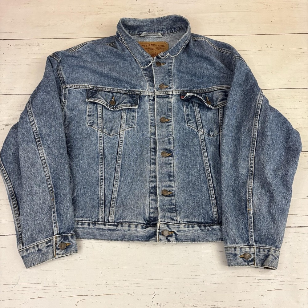 Levi's Denim Trucker Jacket Vintage Mens XL Light Blue Made In USA 70598-4891